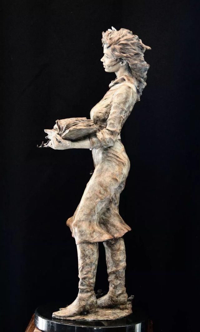 vega@被公认最具大师潜质的美女雕塑家,人体作品生动又别出心裁!