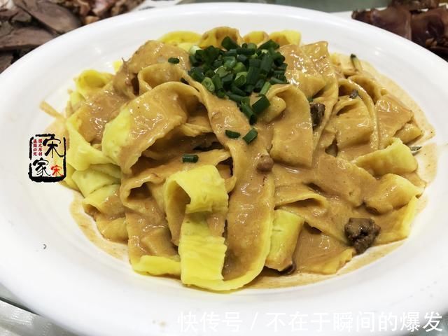 孩子|孩子3周岁宴席，880元标准上了27道菜，客人吃完竟说贵了