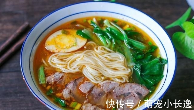 家有小学生,早餐不将就,这早餐每天早上吃一碗,补充营养长个子