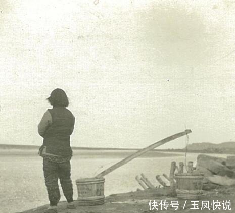 菱角|老照片:80年前北方人怎样吃烤肉?怎样涮羊肉?怎样剥菱角?