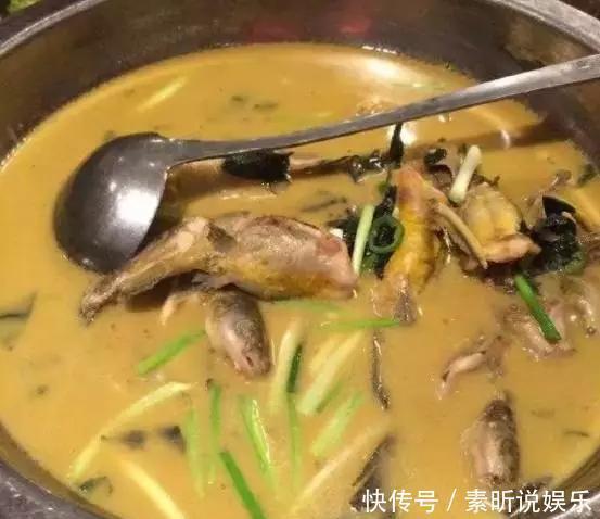 新来厨师的几道菜让即将倒闭的酒楼重新红火