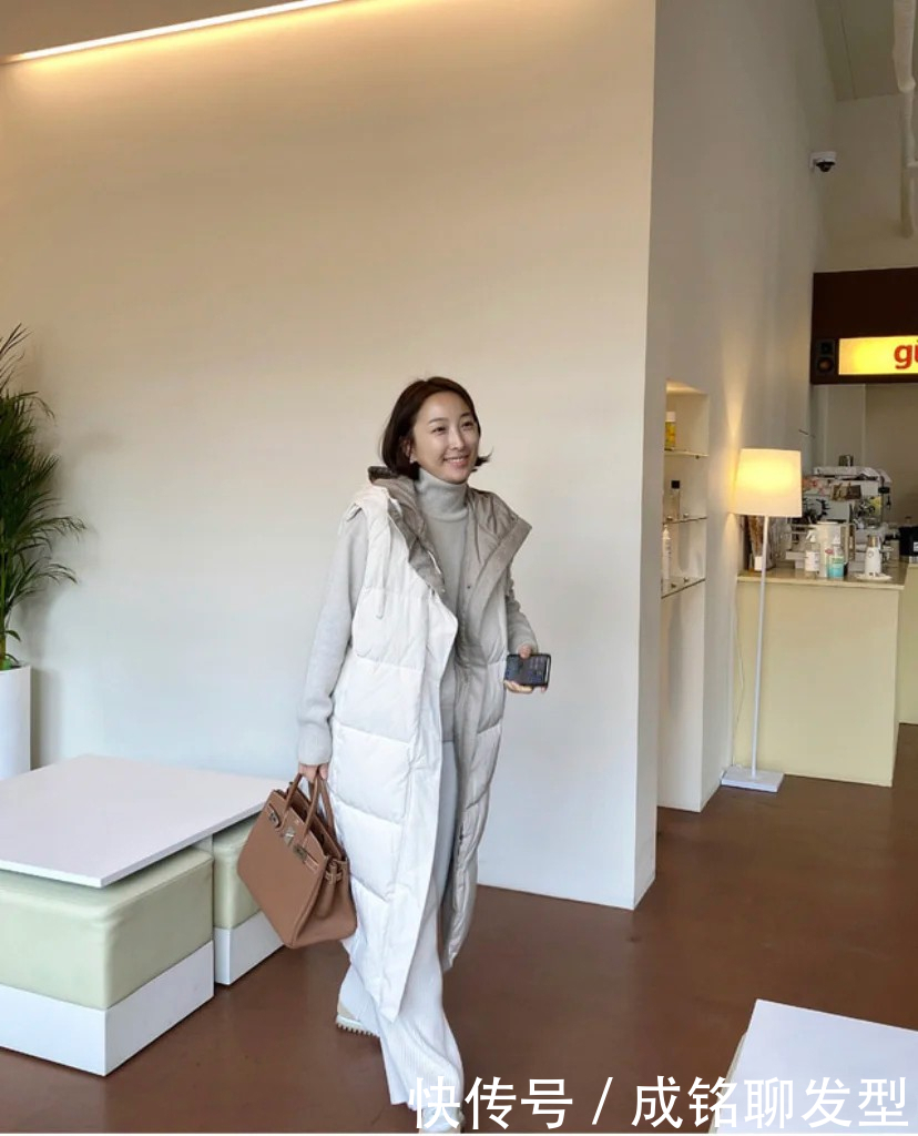 这位50岁的韩国“大妈”超会穿,精致优雅简约大方,减龄又高级