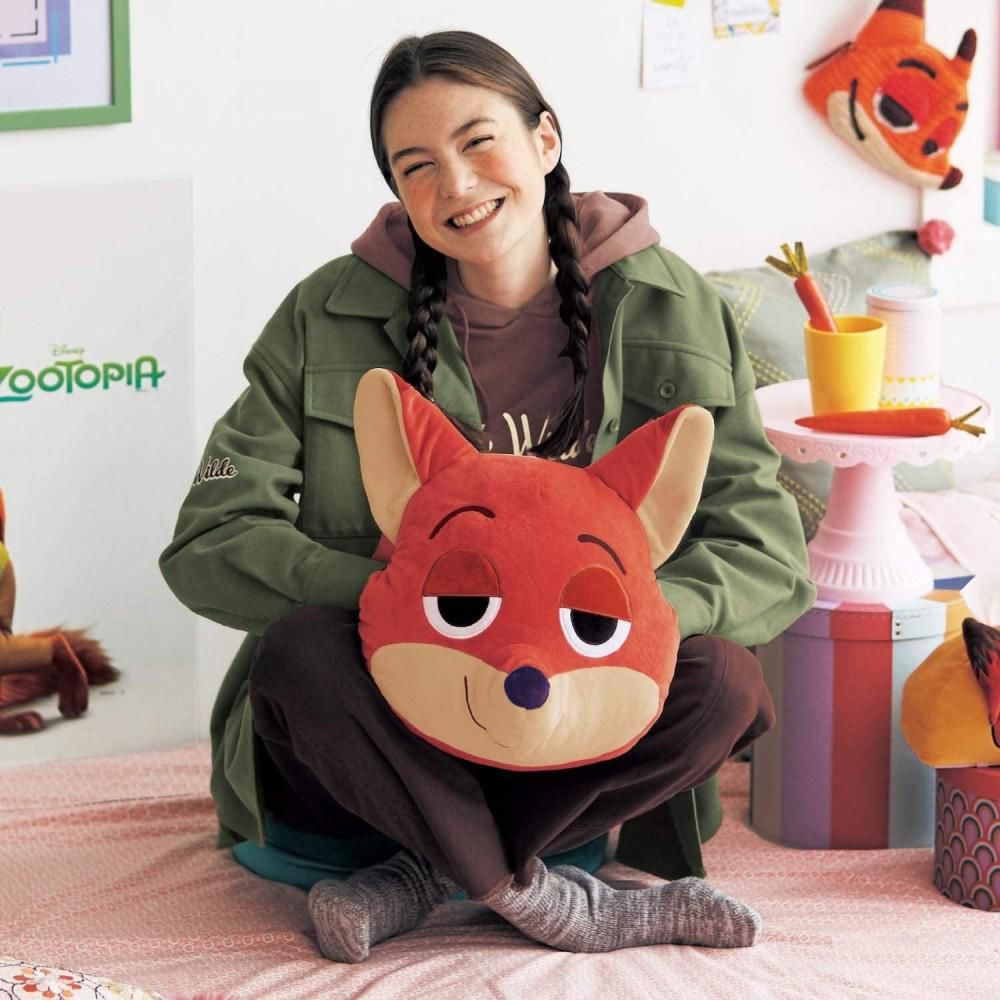 迪士尼大头暖手抱枕 寒流必备！伸进去瞬间暖和　耳朵还能动起来