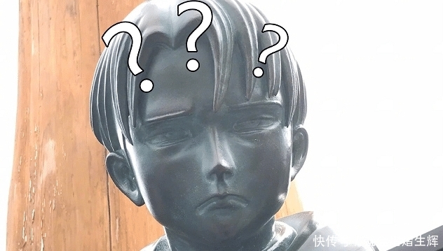 兵长铜像正式亮相，揭幕前：兵长有这么高？揭幕后：哦那没事了