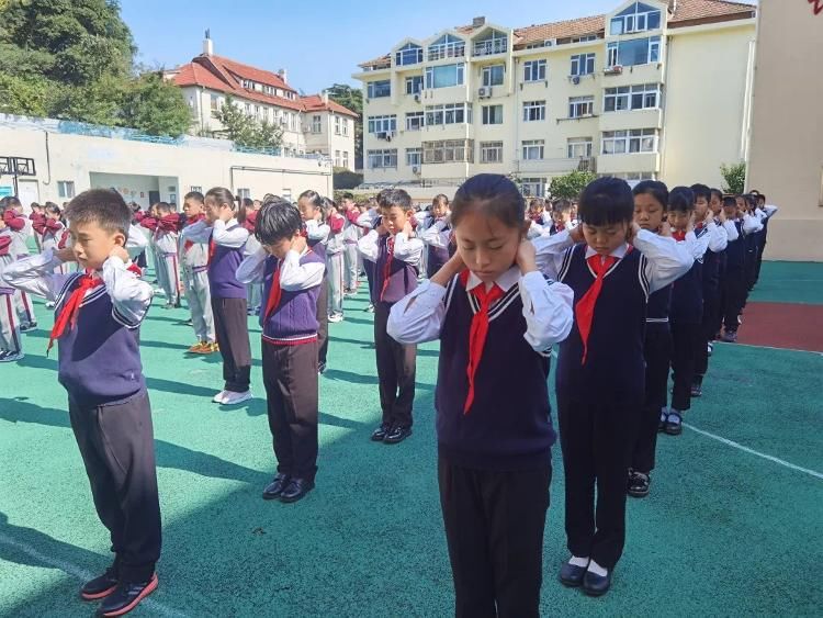 眼科医院|“明眸亮眼 红领巾在行动”——青岛文登路小学开展爱眼护眼活动