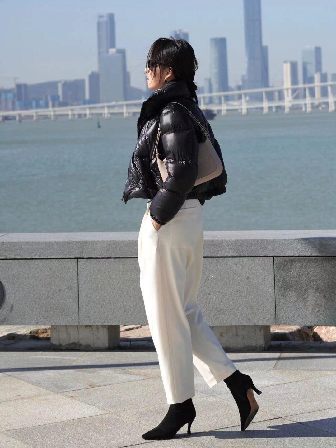 百搭|冬季基础色羽绒服才“真香”,百搭实用还遮肉,配什么单品都好看