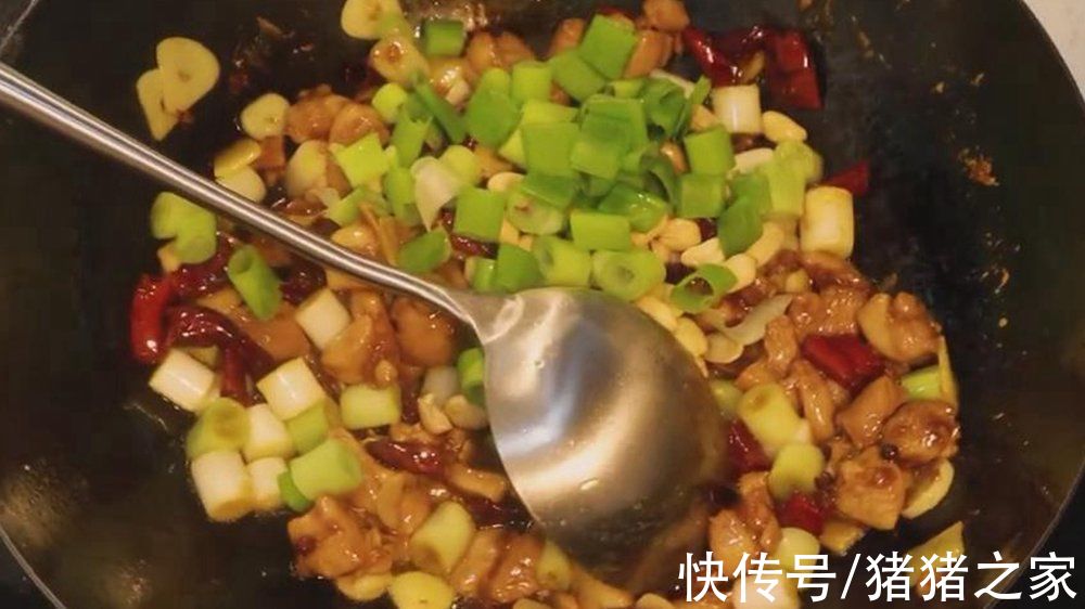 家庭版宫保鸡丁的完美做法，麻辣鲜香酸甜开胃，好吃解馋又下饭