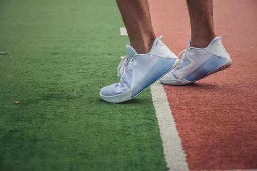 疾病|每天踮脚尖走路一分钟,可以赶走几大疾病,每个人都可以学