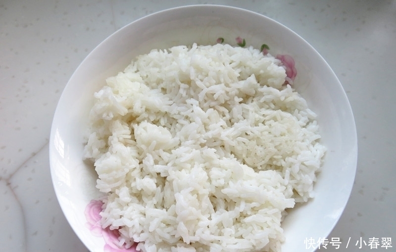 一人在家时,我常做这饭,饭菜一锅出,简单易做还营养丰富,省事
