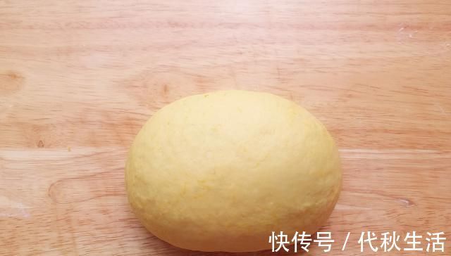 不用烤箱不用电饭煲,这样做好的面包,个个蓬松暄软,好吃极了