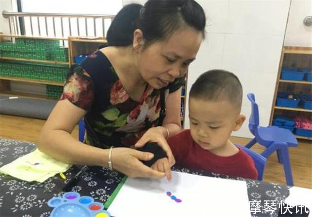幼儿园老师|幼儿园老师坦言全职妈妈带的娃,和上班妈妈带的娃,区别很明显
