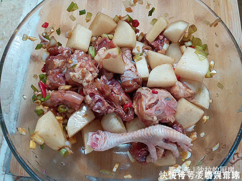 猪牛羊肉|猪牛羊肉都靠边站，天冷最该吃此肉，更滋补，16元就能买1只