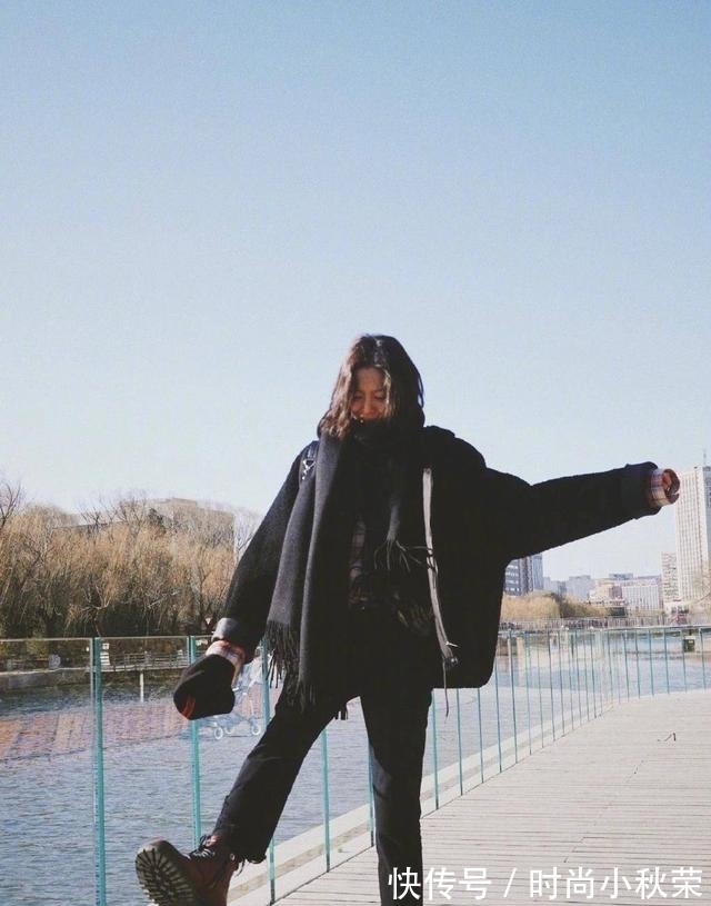 靴子 国庆出游不流行穿小白鞋了,今年流行这双“大夫鞋”,百搭又时髦