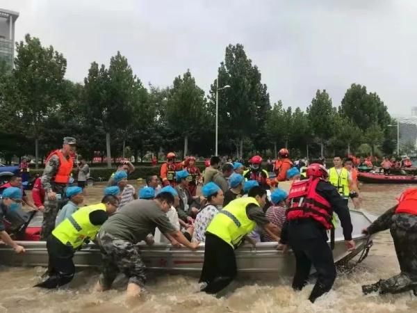 河南|救援日记：洪水无情人有情 风雨浸衣暖万家