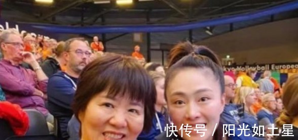 郎平|郎平孙女长大了!长相神似蔡依林,女排未来核心将接班朱婷!