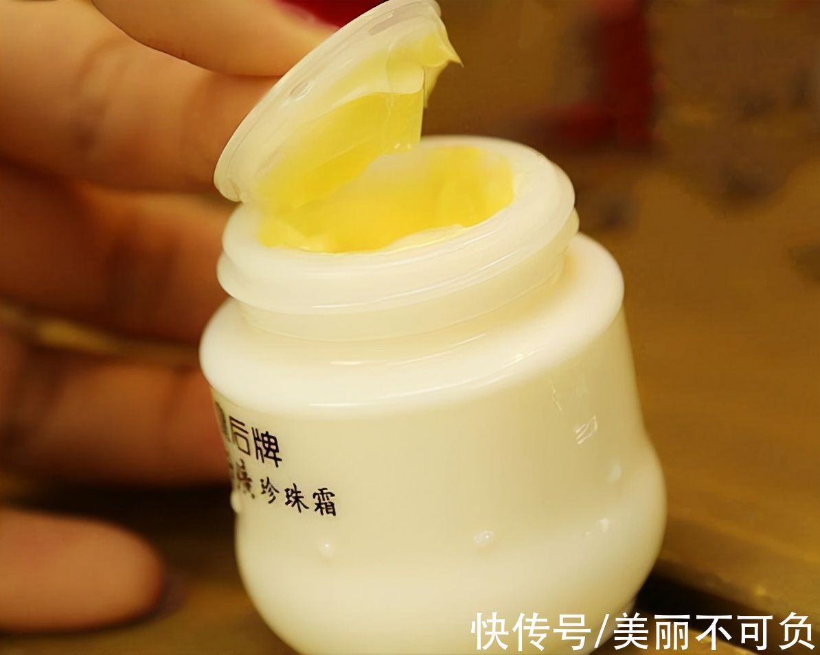 护肤品 女人别舍不得保养,身边这些“不起眼”的护肤品,效果挺好还不贵