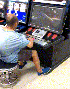 |搞笑GIF:大兄弟,你敞篷多少钱买的