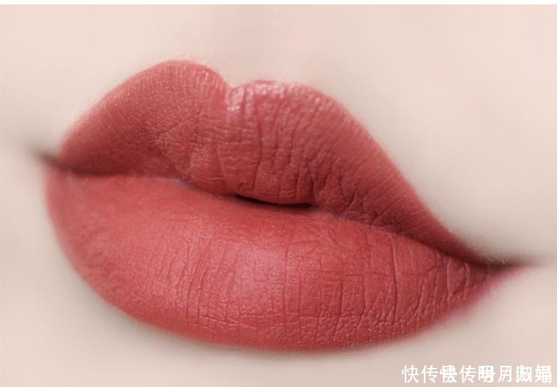 口红|黄皮巧涂这四个色的口红,素颜也巨显气色,亮白提升三个档!
