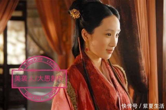 云雨|红楼梦袭人17岁的表妹,为何成了引发宝玉和袭人再一次云雨的导火索