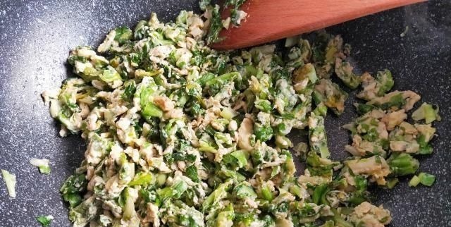 美味|这菜浑身都是宝,上火便秘就怕它,加个鸡蛋炒一炒,营养又美味