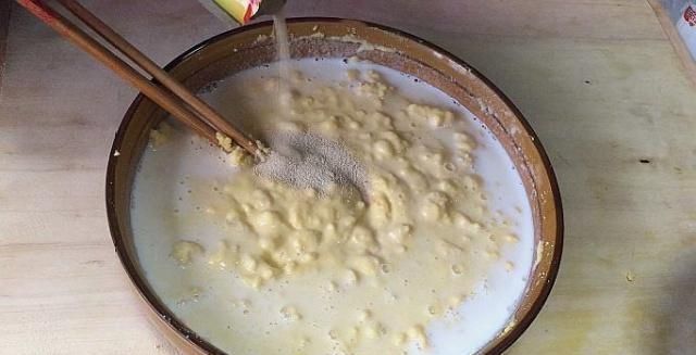 喜欢吃玉米面的一定要收藏，这样做比面包还暄软香甜，比馒头简单