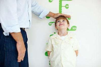 医生|阳光充足，睡眠也增加了！暑假是长个儿黄金季，医生给孩子“再长一截”支招啦