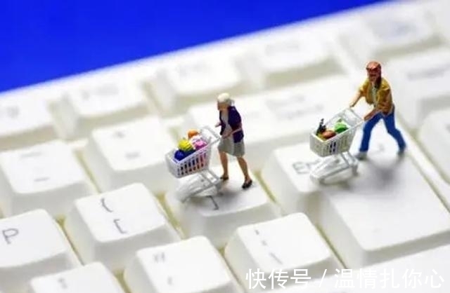差距|同样一件衣服，为何线上线下的价格差距两三倍？背后原因公开