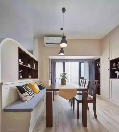 白色谷仓门|88㎡小蜗居!装出三室两厅的效果,衣帽间阳台真棒