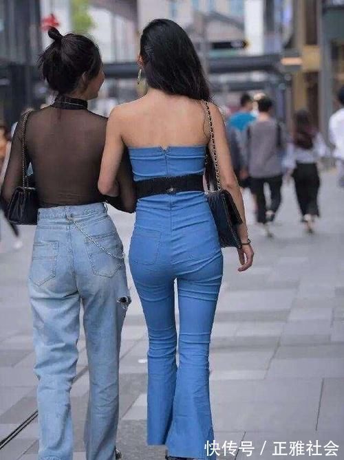 露肩|蓝色露肩上衣搭配同色系打底裤,搭配合适风格,有意想不到的效果