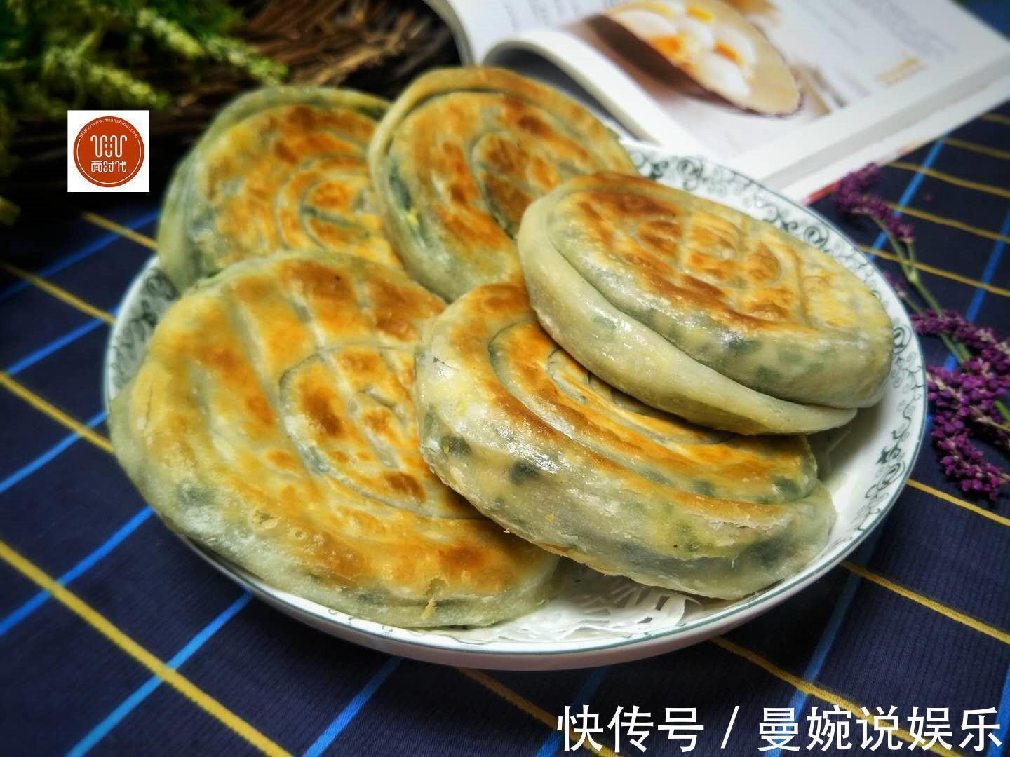 厨路|这样的韭菜盒子很少见，一抻一卷，皮薄馅大，层层酥脆，做法简单