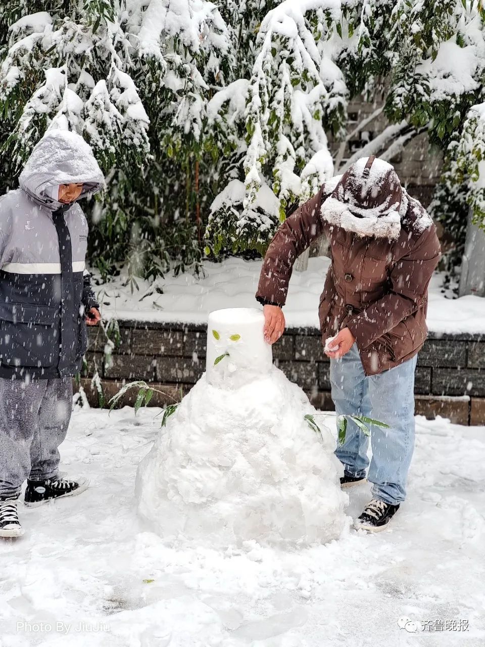 多云|济南已达暴雪！绕城高速关闭，多路公交停运，景区临时闭园，外卖小哥走着送餐...