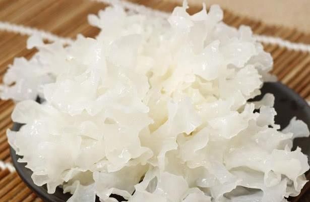 女性经常吃|女人不想老太快，常吃7种天然“胶原蛋白”，助你越来年轻