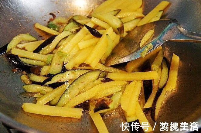 五香粉|土豆和它才是“天生一对”，我家隔天必吃1次，不放肉比肉还香