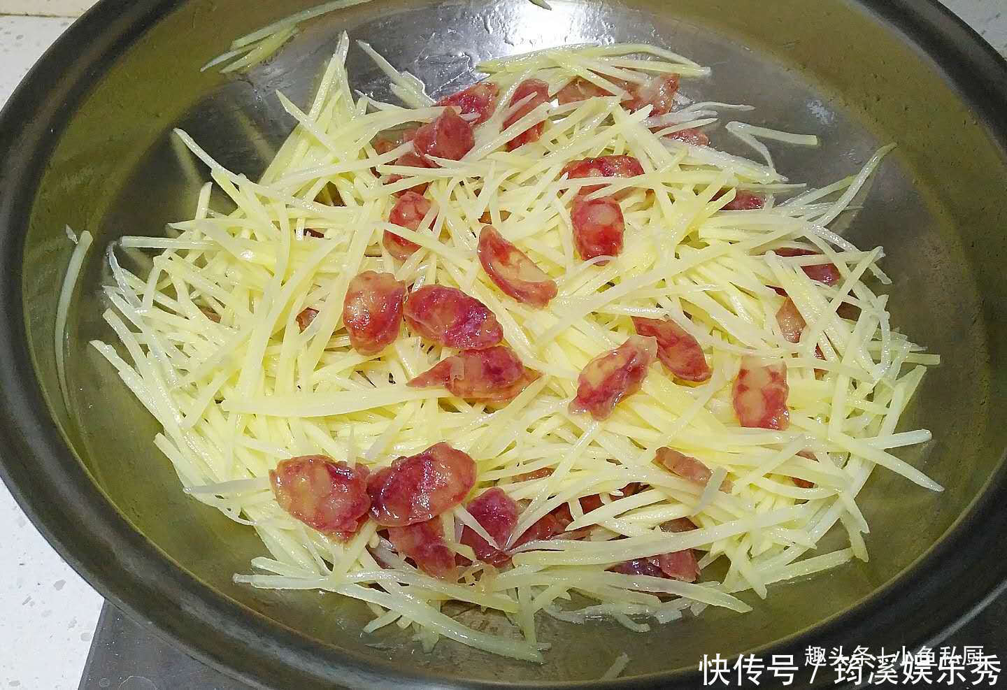 荤素|女儿最爱这道菜,荤素搭配,营养解馋又下饭,香到流口水