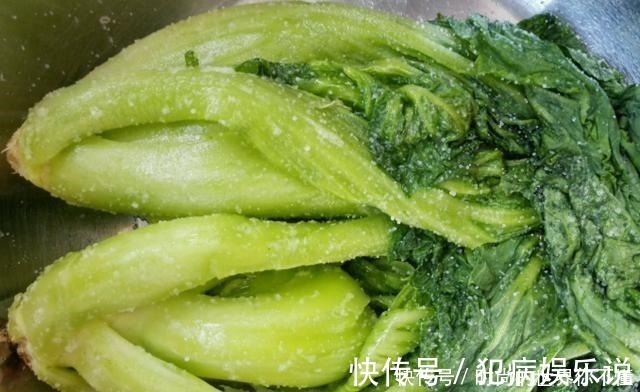 老妈|腌酸菜时，记住“3个”关键点，酸菜不发霉还耐放，酸爽好吃