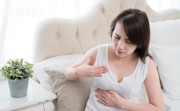 喂奶|“放你一面大贴纸”,月子里牢记6字口诀,母乳亲喂一次就上手