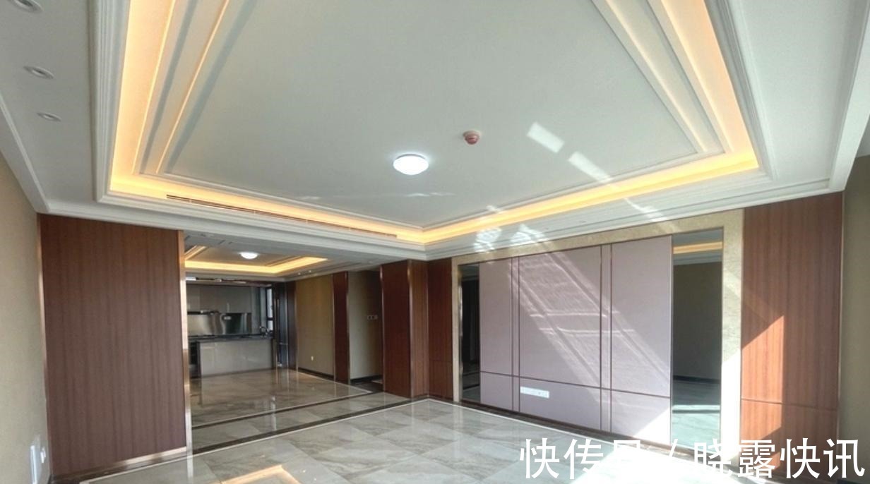 复合木地板|期待已久的精装房终于交钥匙了,简约清爽,买完家具就能拎包入住