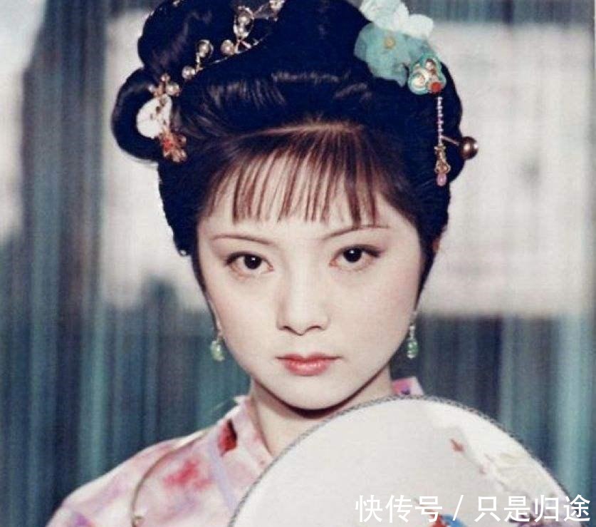 薛姨妈&从宝玉挨打就能看出,金玉本非良缘,就算宝钗走到宝玉床前也没用