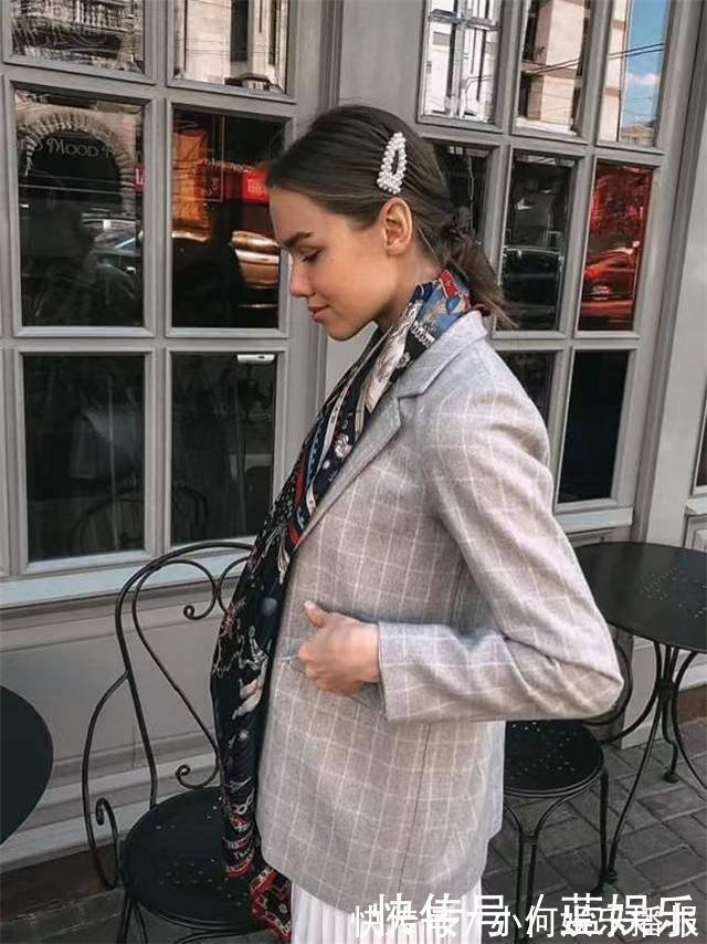 麻花辫|散着头发没精神,想要提升气质,建议把头发扎起来,好看又迷人