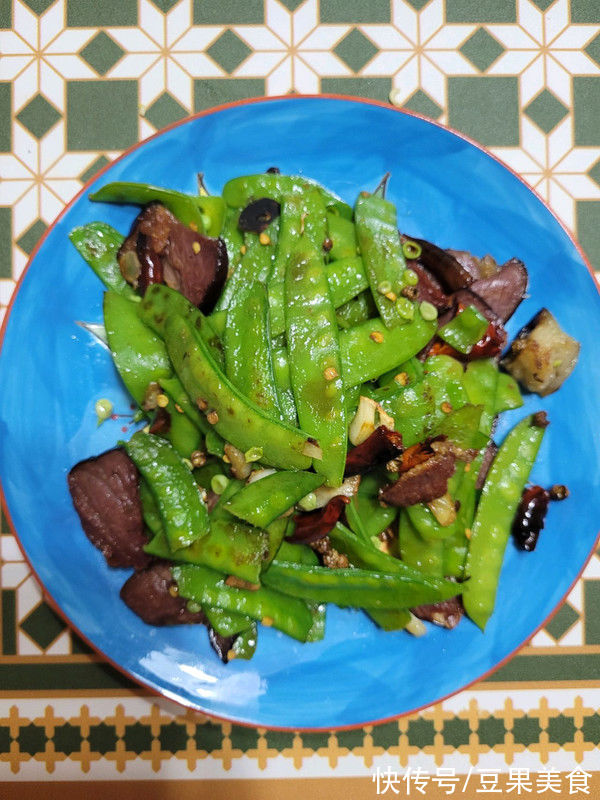 腊肉|大厨教你这么做荷兰豆炒腊肉，营养又好吃