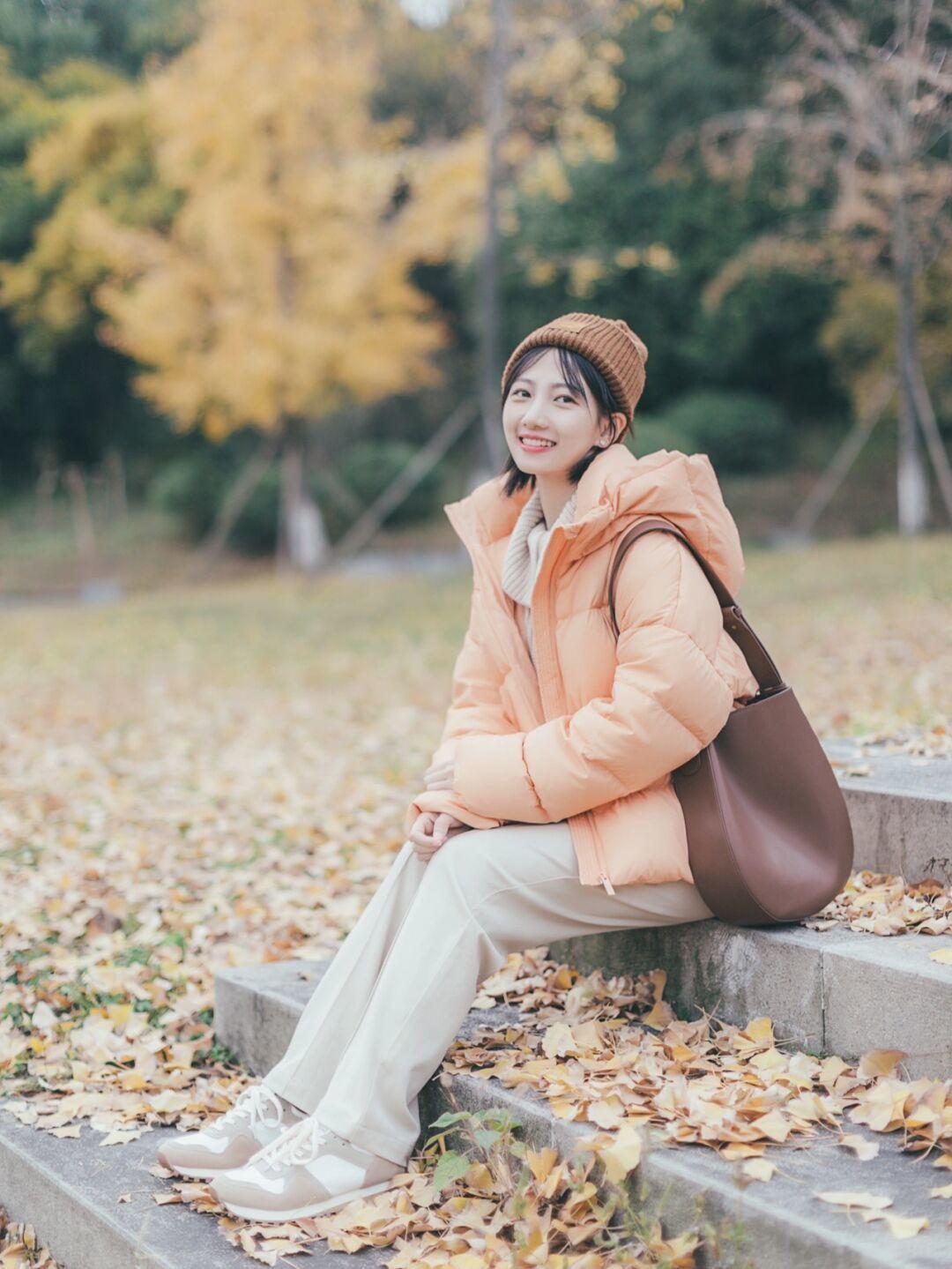 黄黑皮|看过这组羽绒服搭配,才知道冬季要保暖也要优雅,低调高级