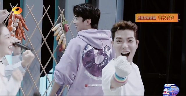 收視|《夏日少年派》收視第一，楊迪、蕭敬騰“撿土豆”綜藝感拉滿(mǎn)