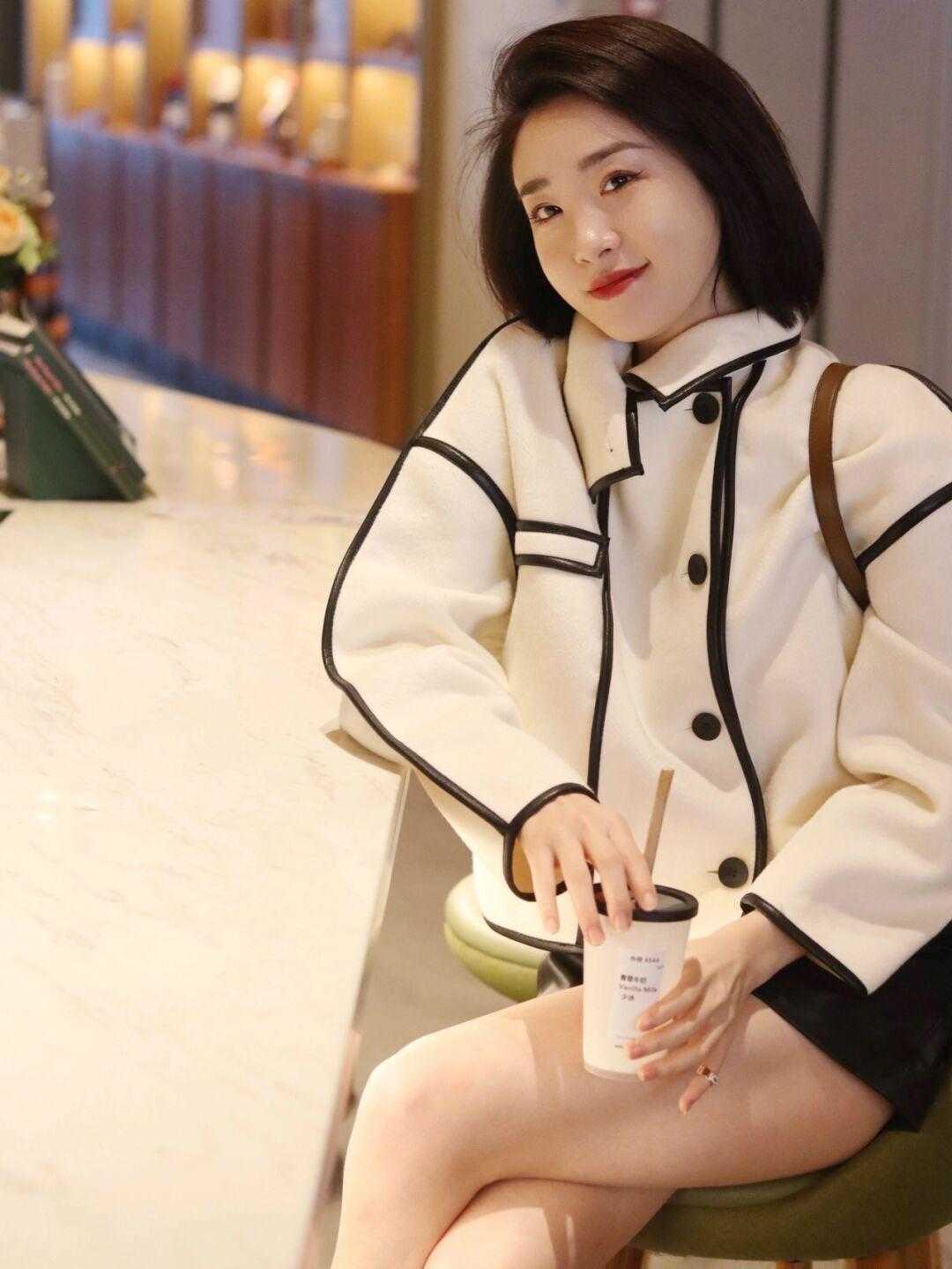 小姐姐|~小王~长款大衣太容易撞衫了怎么办?别怕,用短款毛呢代替它也可以很美