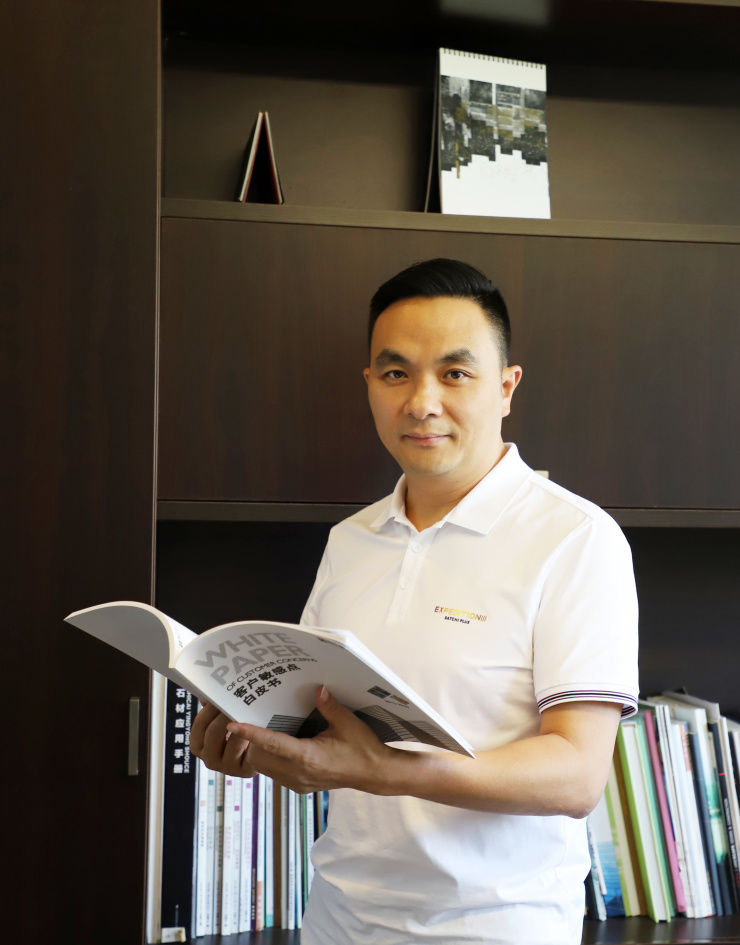 产品力|贺课成:平衡社会需求与经济效益,将“作品”融入“产品”之中