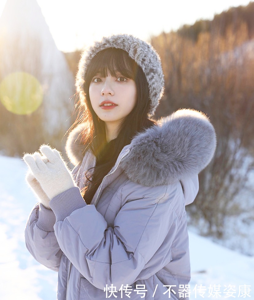 羽绒服|几套小个子女生的羽绒服穿搭,美爆一整冬!