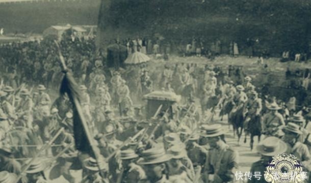 照片中|老照片辟谣：图四是“湘军炮兵”