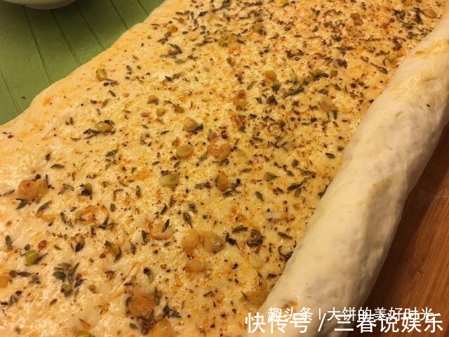 早饭别吃馒头了,花卷加入此物,早餐店也买不到,吃一个回味无穷