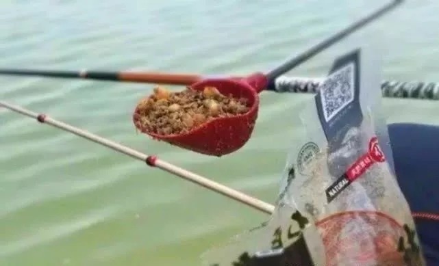 不是跟你吹,打窝只需谨记三个绝招,不管在哪钓,你就偷着乐吧!