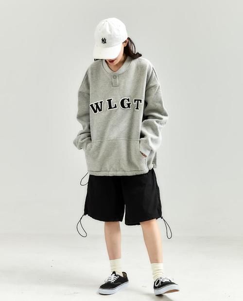 保暖|冬天想偷懒怎么办?卫衣、背带裤保暖又休闲