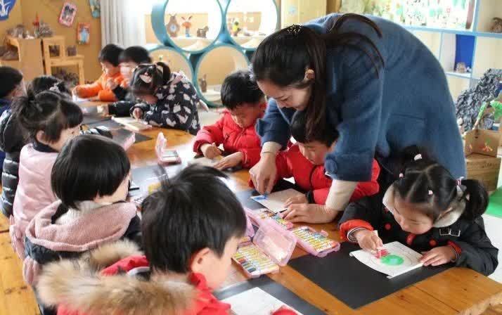 老师好|去幼儿园接送娃,不要做这几件事情,会让老师比较反感